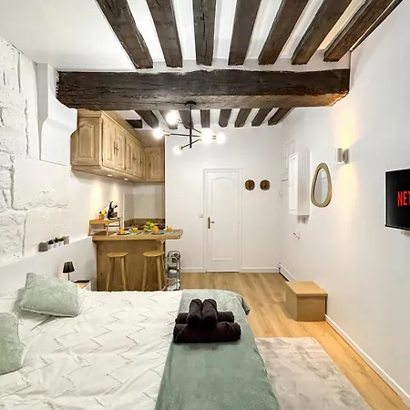 Le Columba-studio Parisien Saint-germain アパート パリ